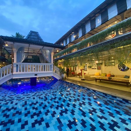 Raintree Boutique Villa & Gallery Yogyakarta Exterior foto